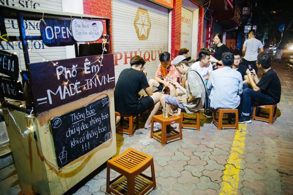 Kinh-doanh-cafe-via-he