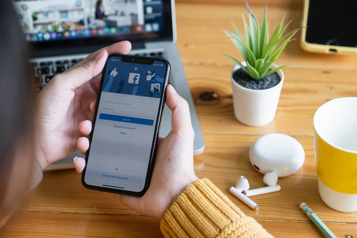 Fanpage là gì? Cách tạo trang Fanpage bán hàng chuyên nghiệp
